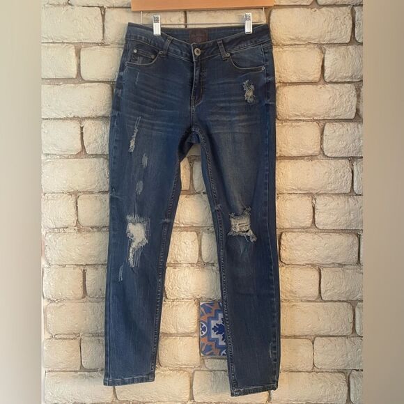 CLASSIC Cotton Denim Distressed Jean NWOT SIZE 7 - Picture 1 of 10